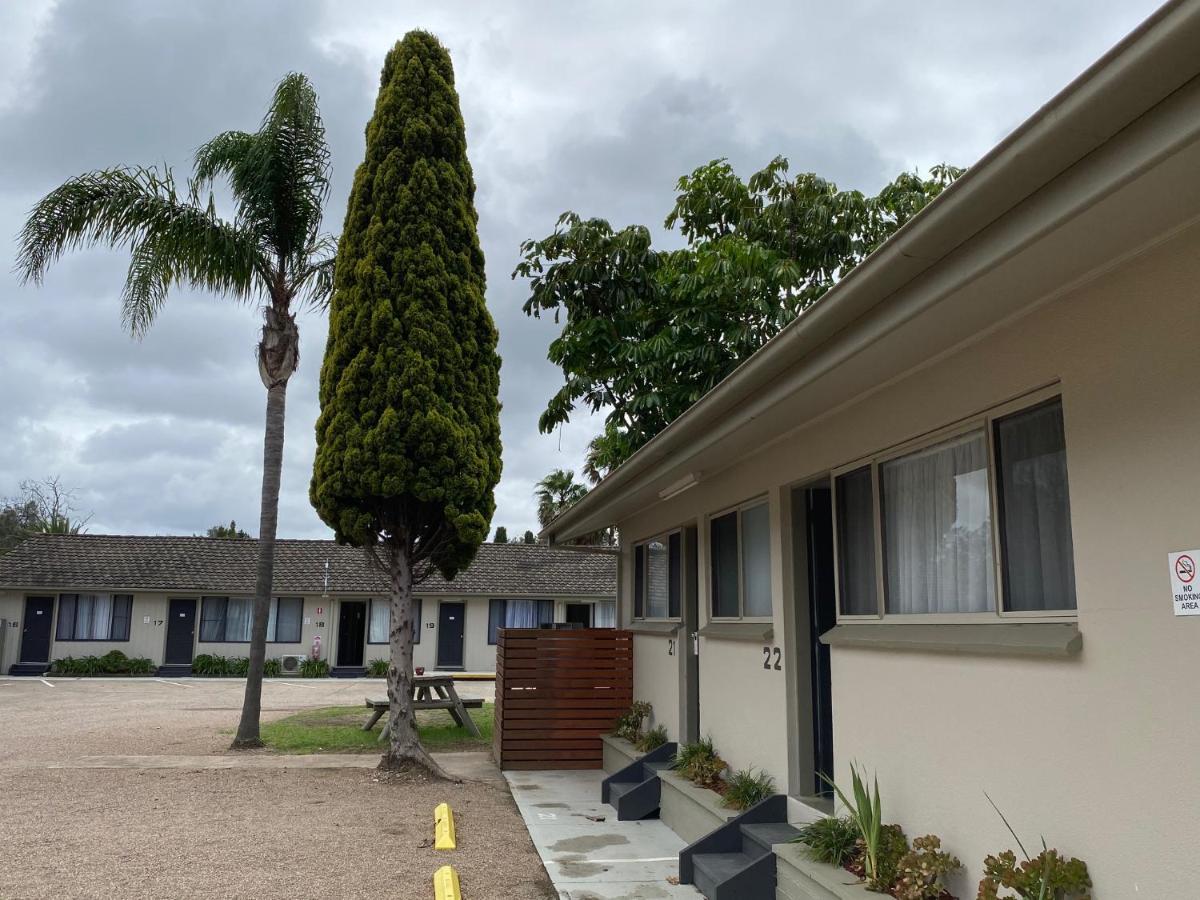 Hanging Rock Family Motel ベイトマンズ・ベイ エクステリア 写真